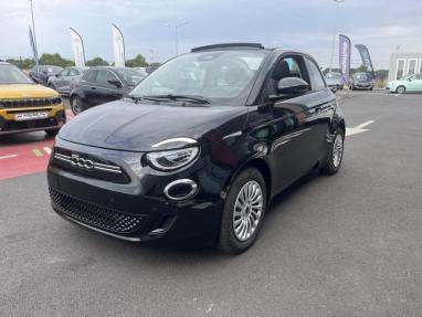 Voir le détail de l'offre de cette FIAT 500C e 118ch Pack Confort MY24 de 2025 en vente à partir de 33 999 € 