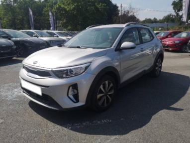 Voir le détail de l'offre de cette KIA Stonic 1.0 T-GDi 120ch MHEV Active iBVM6 de 2021 en vente à partir de 222.82 €  / mois